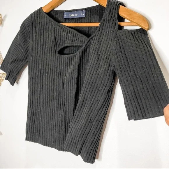 ๐ฆ๐ ZARA | Fun and Flirty Black Going Out Top - Picture 5 of 7